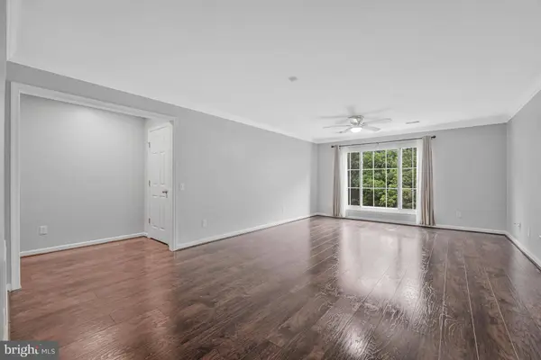 1127 HUNTMASTER TER NE #202, Leesburg, VA 20176