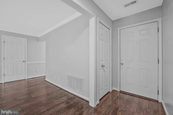 1127 HUNTMASTER TER NE #202, Leesburg, VA 20176
