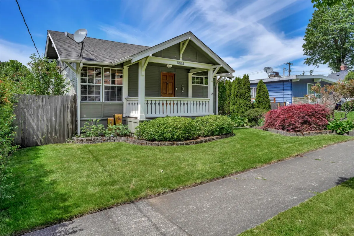 Front of 5519 18th Ave S. Seattle, WA showing exterior paint provided by an Equity Optimization program