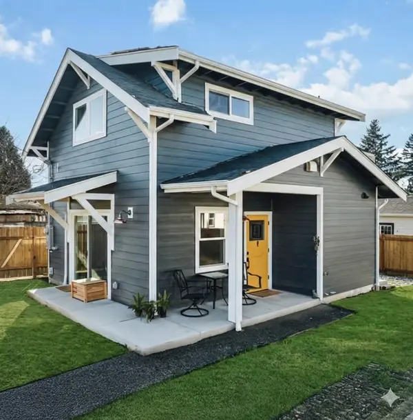 Modern Detached ADU (DADU) built by Sockeye Homes / SkyDADU in Washington state.
