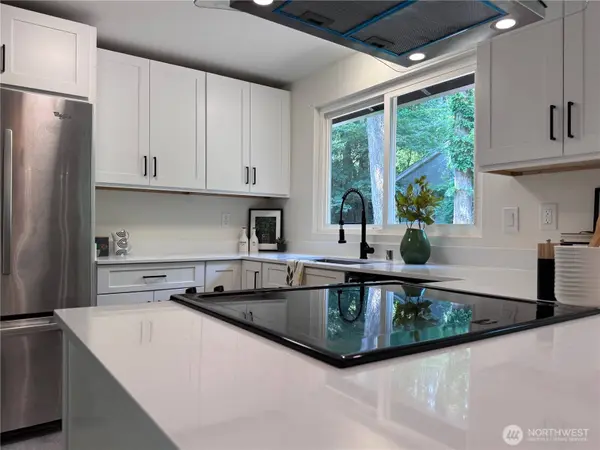 17448 NE 156th ST, Woodinville, WA 98072