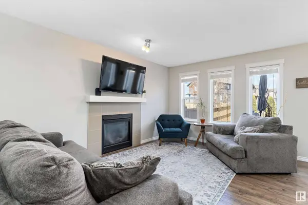 1512 GRAYDON HILL SW, Edmonton, AB T6W 3C7