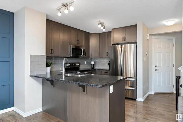 1512 GRAYDON HILL SW, Edmonton, AB T6W 3C7