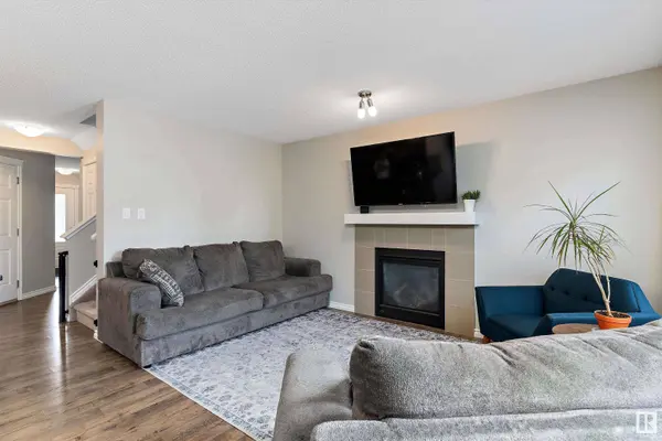 1512 GRAYDON HILL SW, Edmonton, AB T6W 3C7