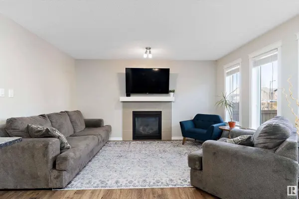 1512 GRAYDON HILL SW, Edmonton, AB T6W 3C7