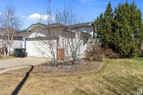 202 REGENCY DR, Sherwood Park, AB T8A 5P4