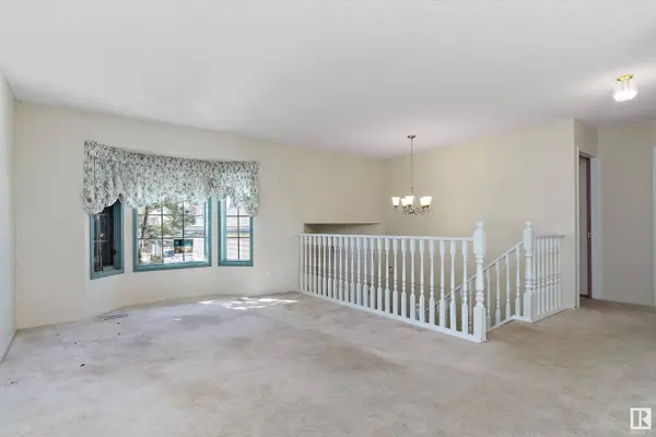 202 REGENCY DR, Sherwood Park, AB T8A 5P4