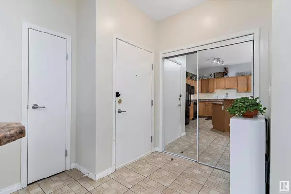 #209 4304 139 AV NW, Edmonton, AB T5Y 0H6