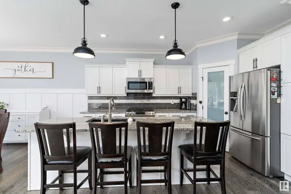 3237 ALLAN WY SW, Edmonton, AB T6W 2K3