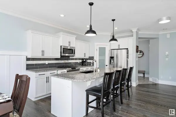 3237 ALLAN WY SW, Edmonton, AB T6W 2K3