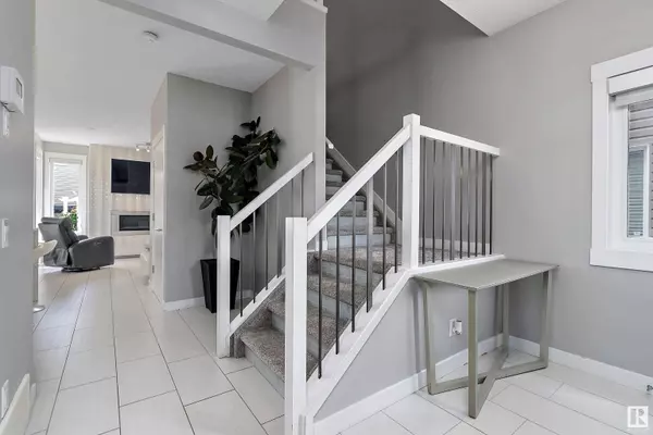 20627 97 AV NW, Edmonton, AB T5T 4V5