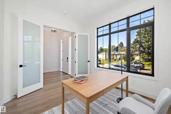 14711 88 AV NW, Edmonton, AB T5R 4J9