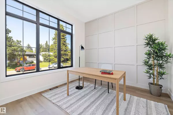 14711 88 AV NW, Edmonton, AB T5R 4J9