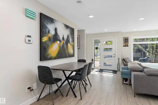 #A 12204 117 AV NW, Edmonton, AB T5M 0C3