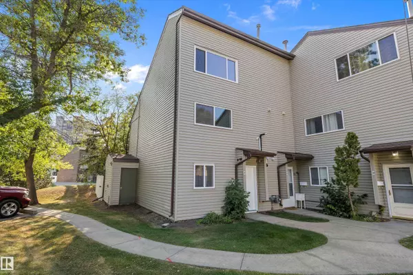 25F MEADOWLARK VG NW, Edmonton, AB T5R 5X4