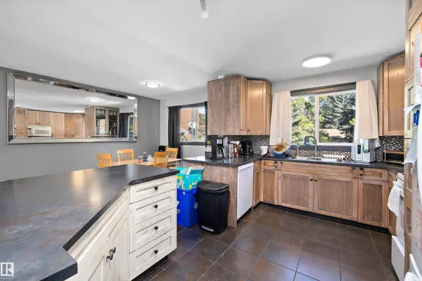 14 FALLHAVEN PL, St. Albert, AB T8N 1V1