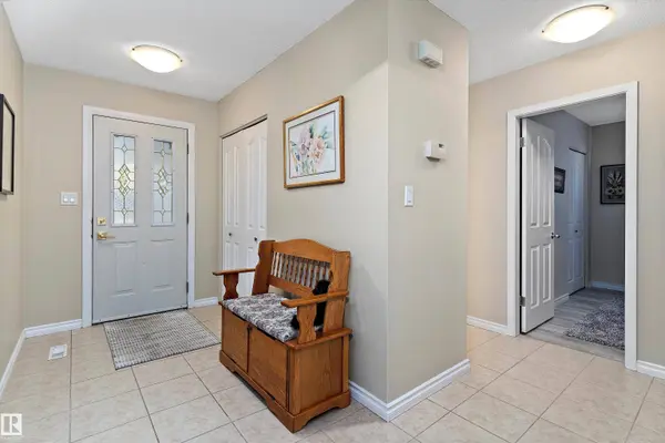 8 FARMSTEAD AV, St. Albert, AB T8N 1V8