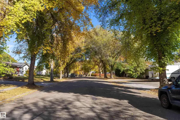 8 FARMSTEAD AV, St. Albert, AB T8N 1V8