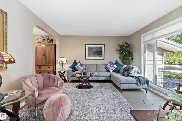 8 FARMSTEAD AV, St. Albert, AB T8N 1V8