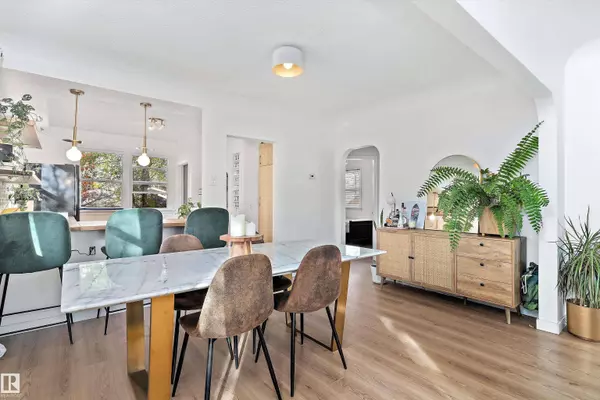 10632 73 AV NW, Edmonton, AB T6E 1C4