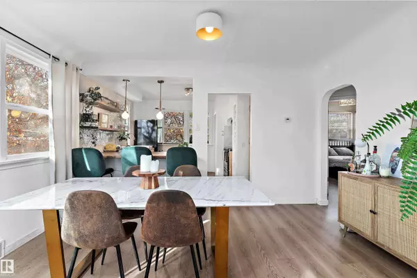 10632 73 AV NW, Edmonton, AB T6E 1C4