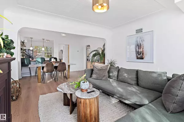 10632 73 AV NW, Edmonton, AB T6E 1C4