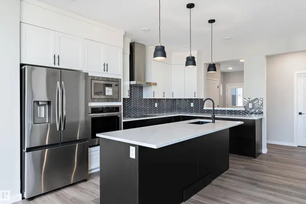 4777 KINNEY RD SW, Edmonton, AB T6W 5G4