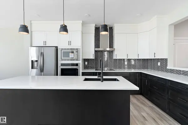 4777 KINNEY RD SW, Edmonton, AB T6W 5G4