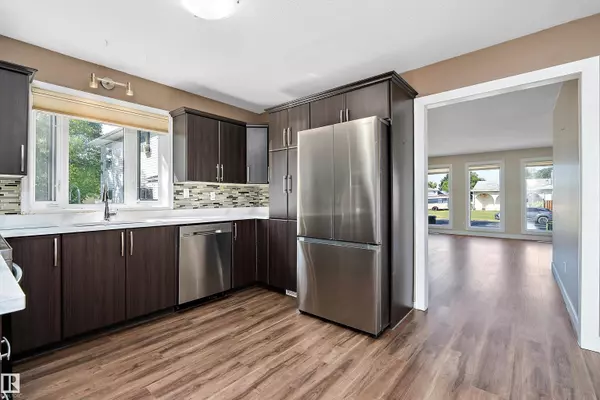 18211 80 AV NW, Edmonton, AB T5T 0V3