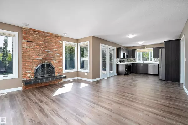 18211 80 AV NW, Edmonton, AB T5T 0V3