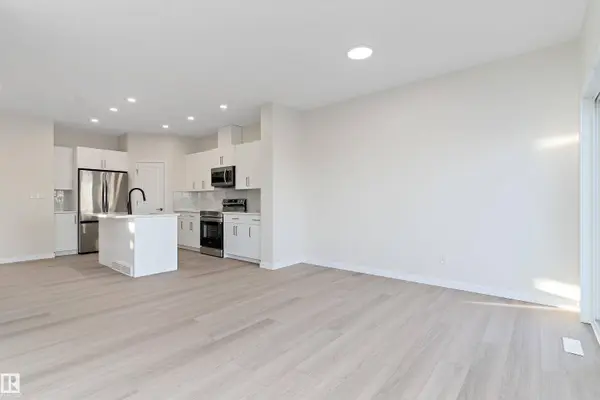823 ROWAN CL SW, Edmonton, AB T6X 1A2