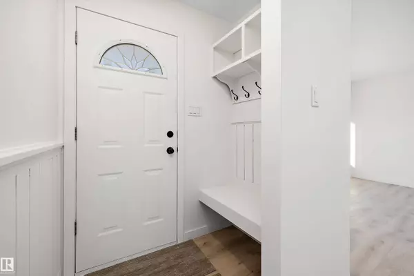 49 SHERIDAN DR, St. Albert, AB T8N 1N1