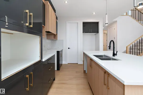 38 ASTORIA PL, Devon, AB T9G 0M7