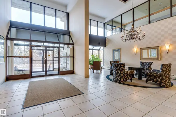 #203 9929 SASKATCHEWAN DR NW, Edmonton, AB T6E 5J9