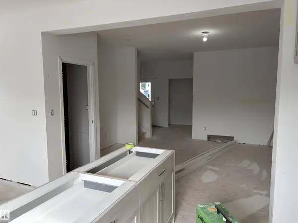 8923 ELVES LO NW, Edmonton, AB T6M 0T8