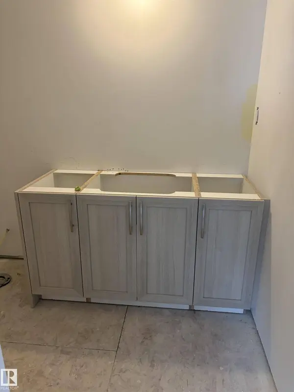 8923 ELVES LO NW, Edmonton, AB T6M 0T8