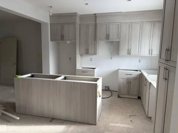 8923 ELVES LO NW, Edmonton, AB T6M 0T8