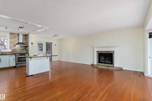 115 WALKER RD NW, Edmonton, AB T5T 4C2