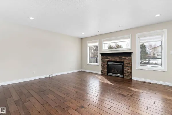 231 GREENFIELD WY, Fort Saskatchewan, AB T8L 0B3