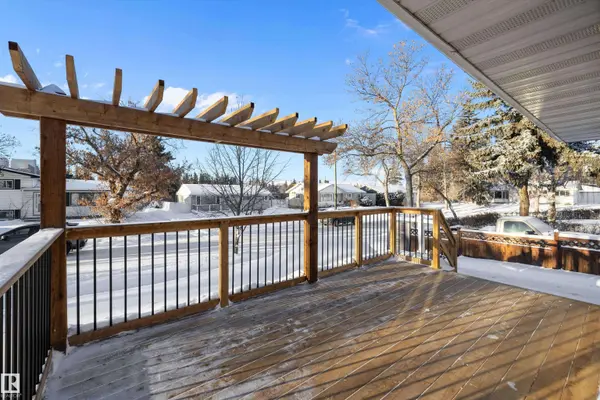 49 SHERIDAN DR, St. Albert, AB T8N 1N1