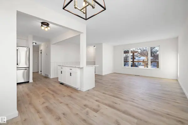 49 SHERIDAN DR, St. Albert, AB T8N 1N1