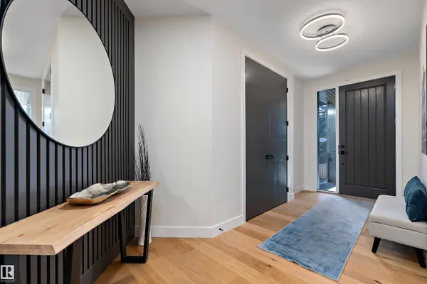 12518 39 AV NW, Edmonton, AB T6J 0N2