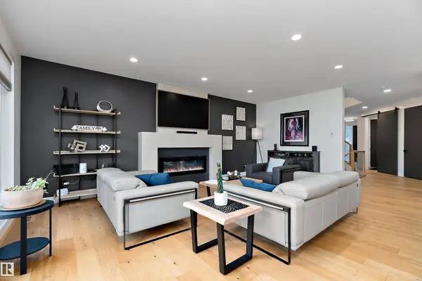 12518 39 AV NW, Edmonton, AB T6J 0N2