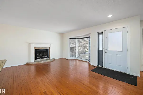 115 WALKER RD NW, Edmonton, AB T5T 4C2