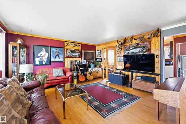 13508 111 ST NW, Edmonton, AB T5E 4Z8