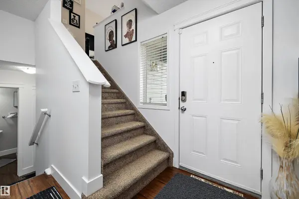 63 SUMMERTON ST, Sherwood Park, AB T8H 2V3