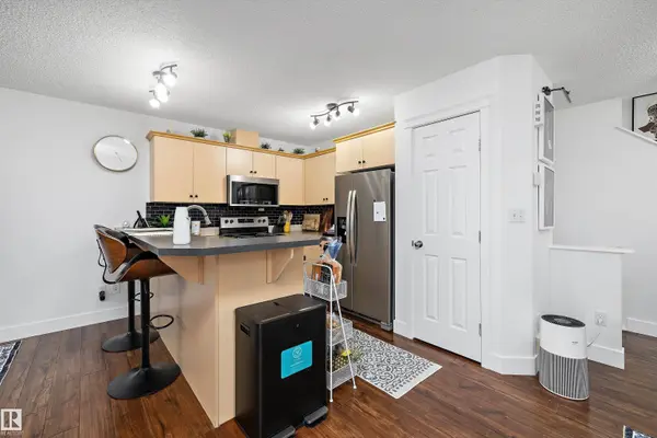 63 SUMMERTON ST, Sherwood Park, AB T8H 2V3