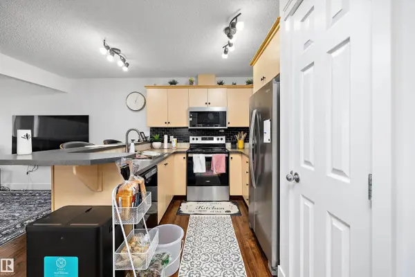 63 SUMMERTON ST, Sherwood Park, AB T8H 2V3