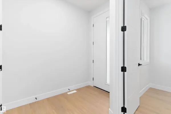 34 ASTORIA PL, Devon, AB T9G 0M7