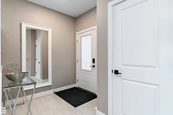 2072 GRAYDON HILL CR SW, Edmonton, AB T6W 4C7